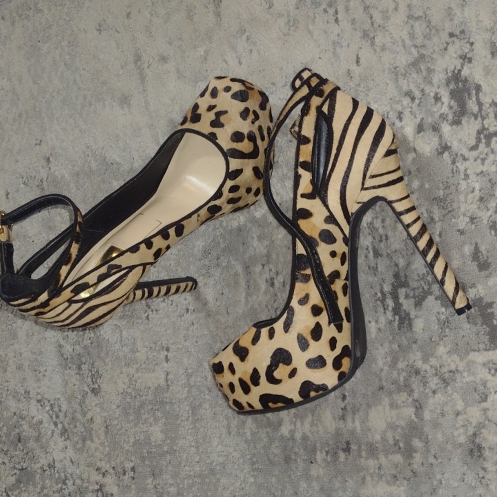 Jessica Simpson Shoes - Picture 2 of 4